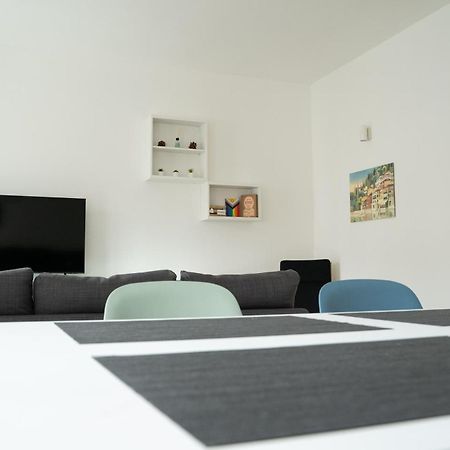 Appartement Piazza XX Settembre - Feel The Centre à Lecco Extérieur photo