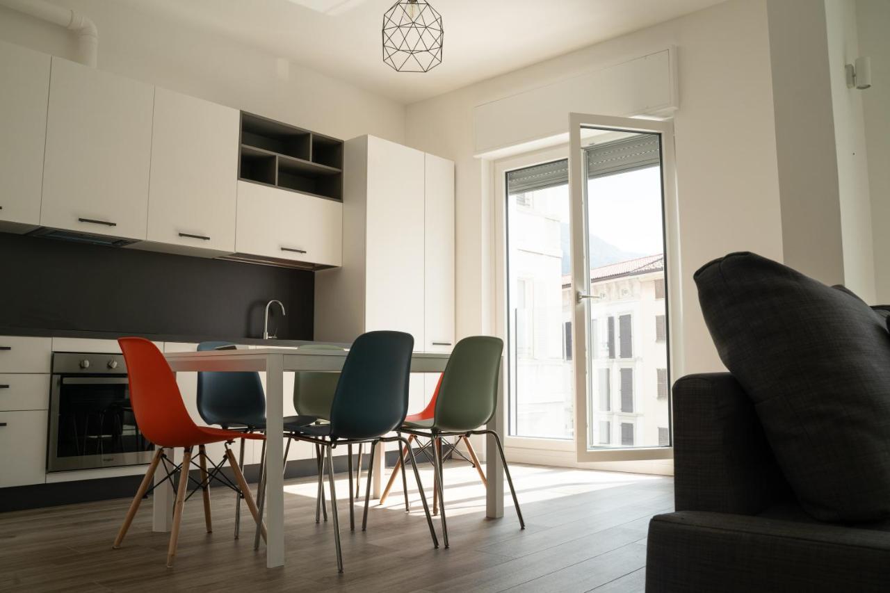 Appartement Piazza XX Settembre - Feel The Centre à Lecco Extérieur photo