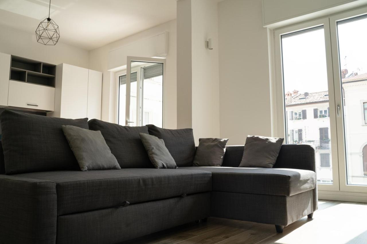Appartement Piazza XX Settembre - Feel The Centre à Lecco Extérieur photo