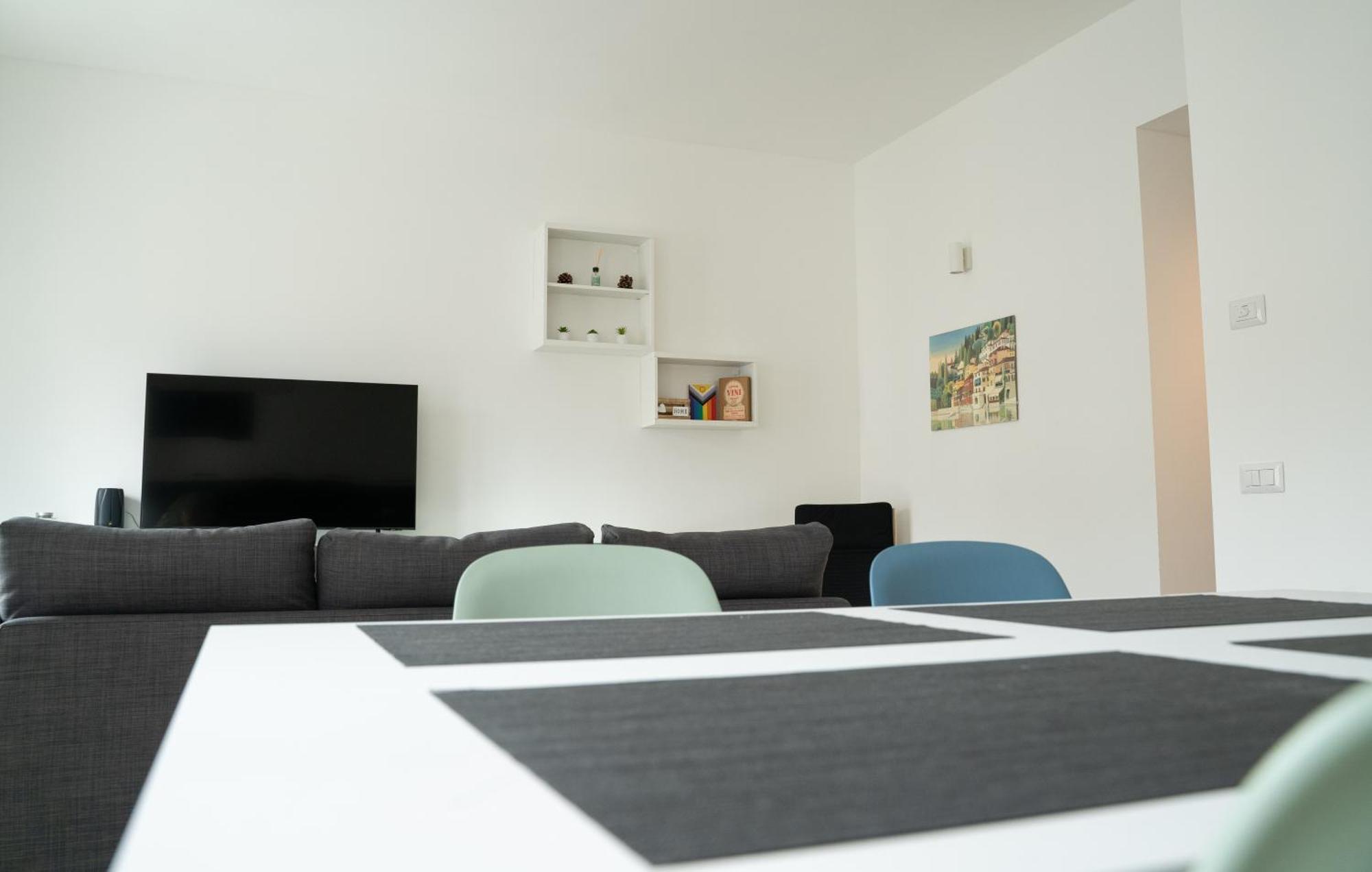 Appartement Piazza XX Settembre - Feel The Centre à Lecco Extérieur photo